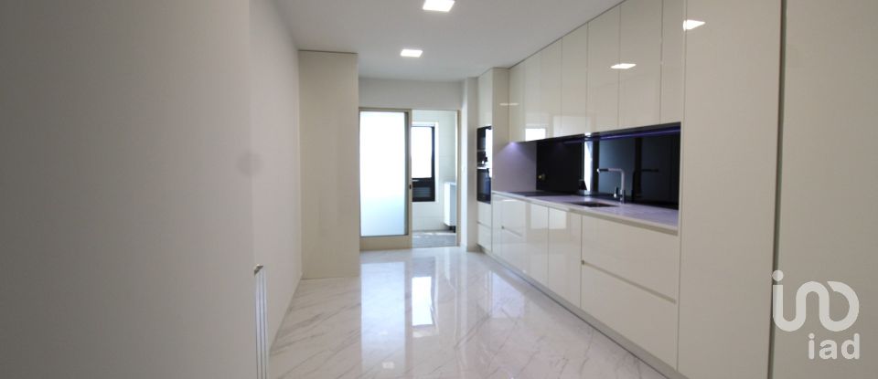 Apartment T4 in Mafamude e Vilar do Paraíso of 233 m²