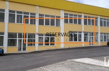 Murs commerciaux à São João das Lampas e Terrugem de 1 376 m²