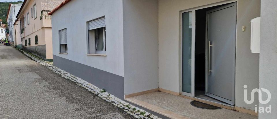 Casa T2 em Reguengo do Fetal de 151 m²