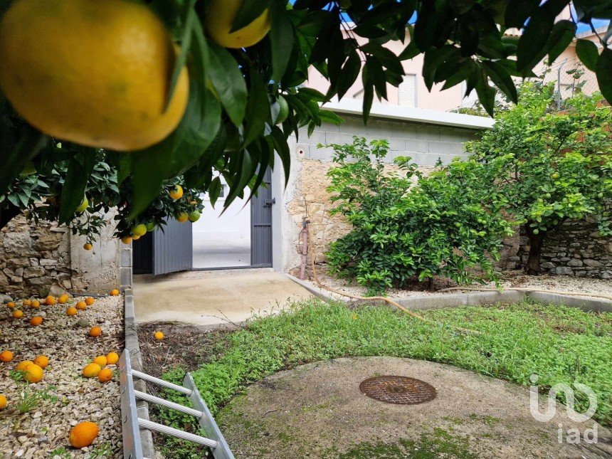 Casa T2 em Reguengo do Fetal de 151 m²