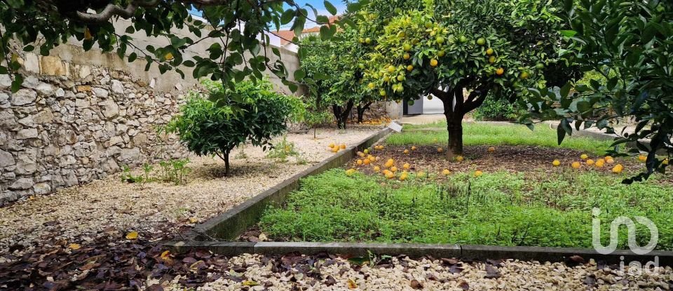 Casa T2 em Reguengo do Fetal de 151 m²