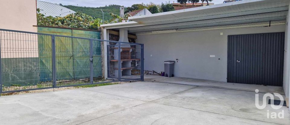 Casa T2 em Reguengo do Fetal de 151 m²