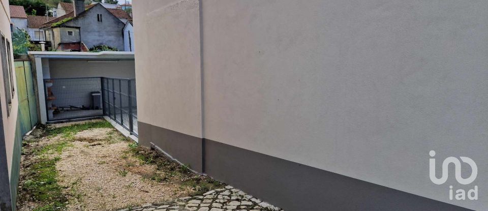 Casa T2 em Reguengo do Fetal de 151 m²