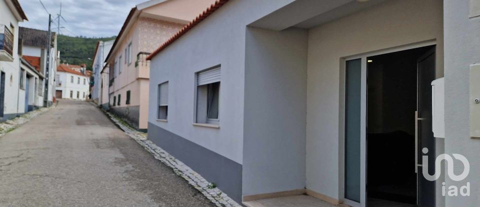 Casa T2 em Reguengo do Fetal de 151 m²