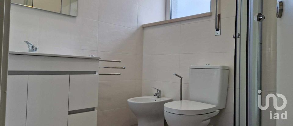 Casa T2 em Reguengo do Fetal de 151 m²