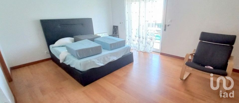 Moradia T5 em Samora Correia de 210 m²