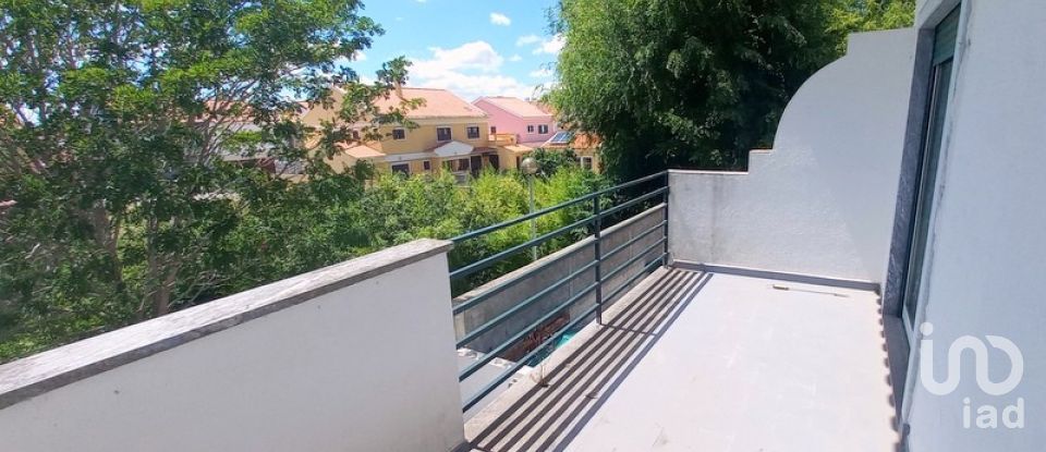 Moradia T5 em Samora Correia de 210 m²