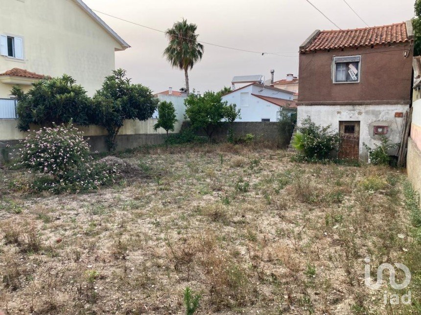 Terreno em Fernão Ferro de 319 m²