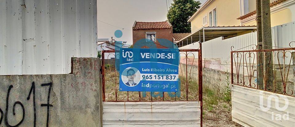 Terreno em Fernão Ferro de 319 m²