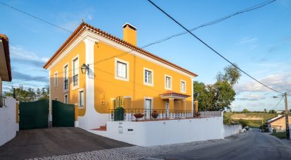 Maison T5 à Romeira e Várzea de 237 m²