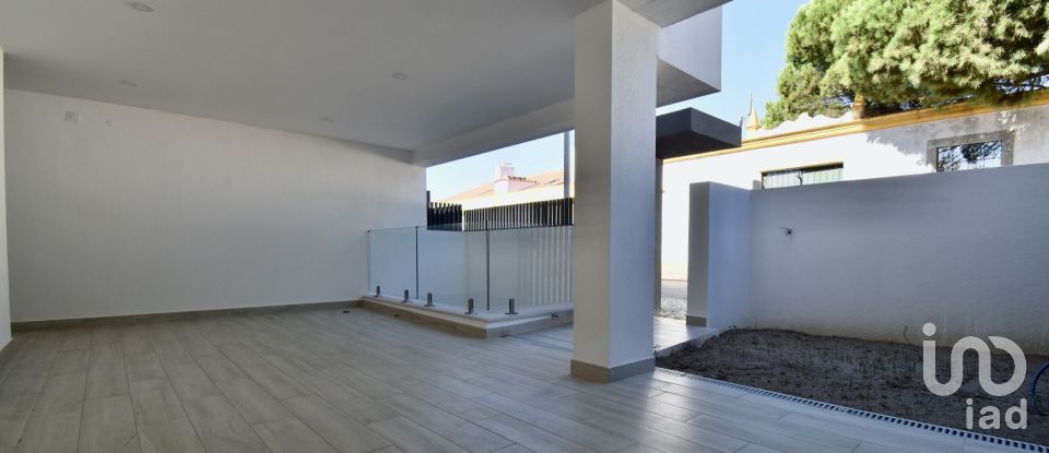 Casa / Villa T5 em Caparica e Trafaria de 195 m²