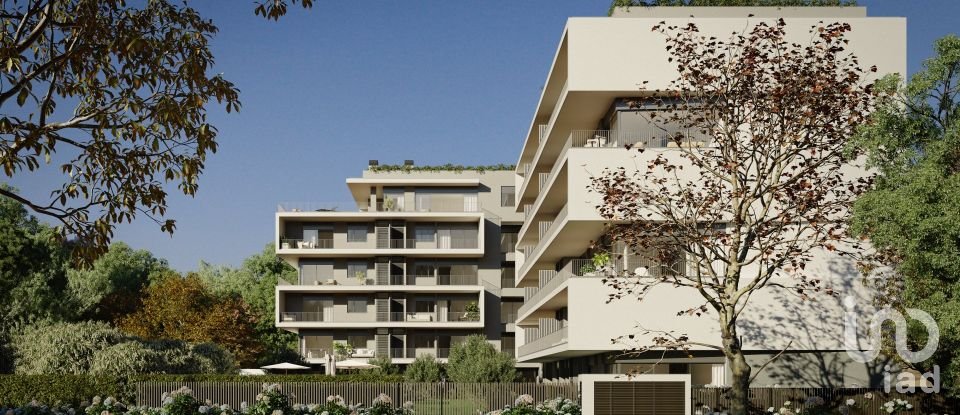 Apartment T2 in Carcavelos e Parede of 112 m²