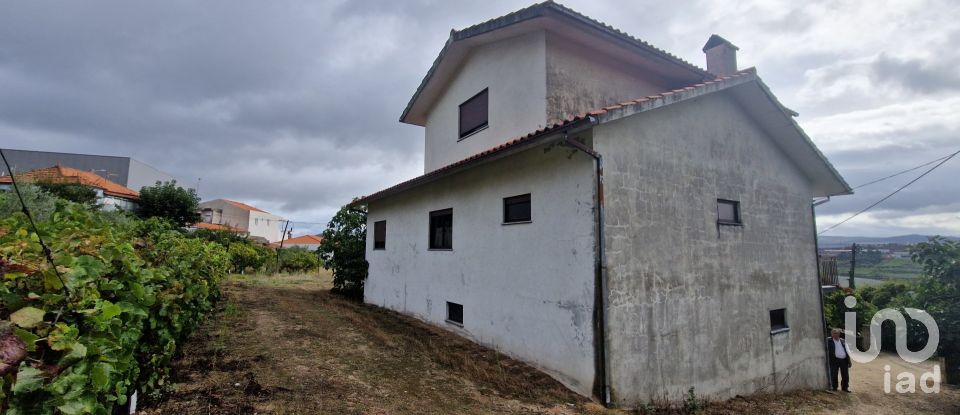 Casa T3 em Lamego (Almacave e Sé) de 165 m²