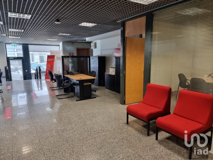 Boutique/Local commercial à Caldas da Rainha - Nossa Senhora do Pópulo, Coto e São Gregório de 833 m²