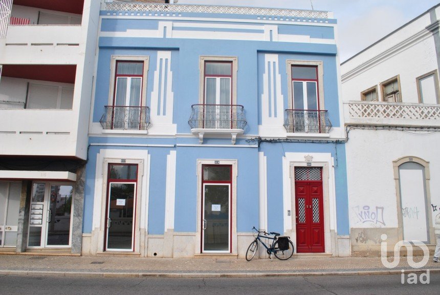 Boutique/Local commercial à Faro (Sé e São Pedro) de 79 m²