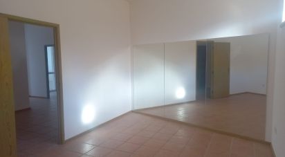 Shop / premises commercial in Cadaval e Pêro Moniz of 107 m²