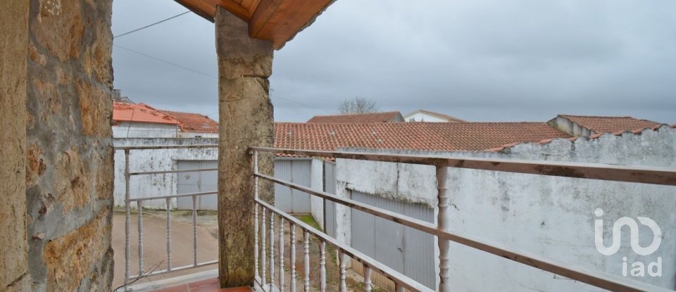 Casa de aldeia T2 em São Miguel, Santa Eufémia e Rabaçal de 115 m²