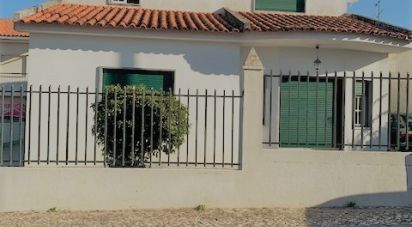House T4 in Charneca De Caparica E Sobreda of 182 m²