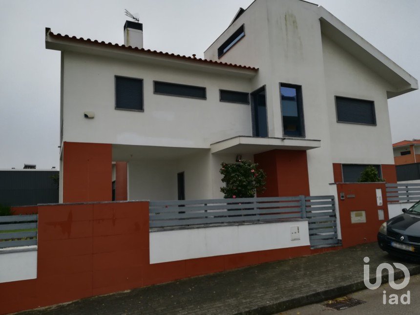 Casa / Villa T4 em Corroios de 244 m²