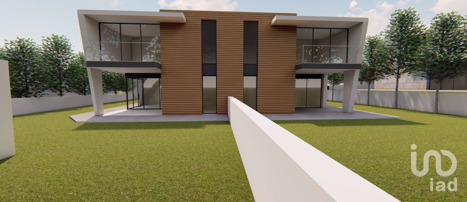 Terreno urbano em Campos e Vila Meã de 420 m²