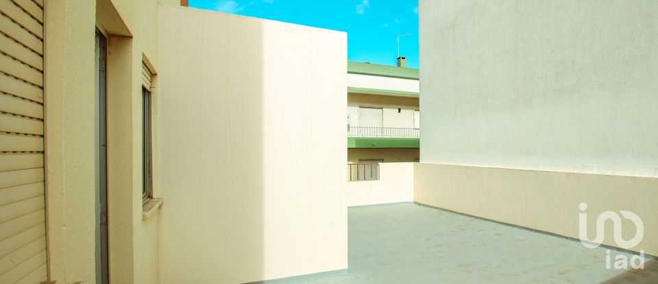 Block of flats in Cadaval e Pêro Moniz of 724 m²