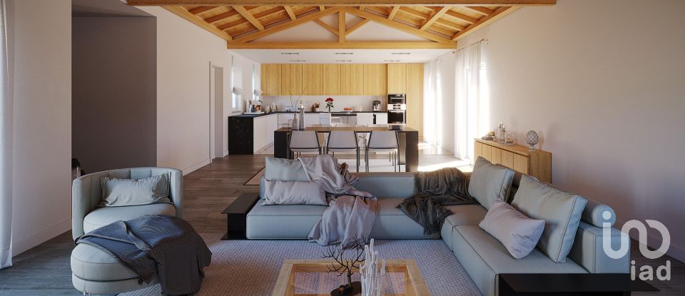 Casa T3 em Caldas da Rainha - Santo Onofre e Serra do Bouro de 185 m²