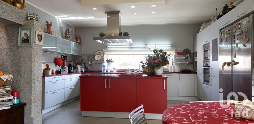 Moradia T6 em Oliveirinha de 470 m²