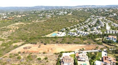 Terrain à Almancil de 7 600 m²