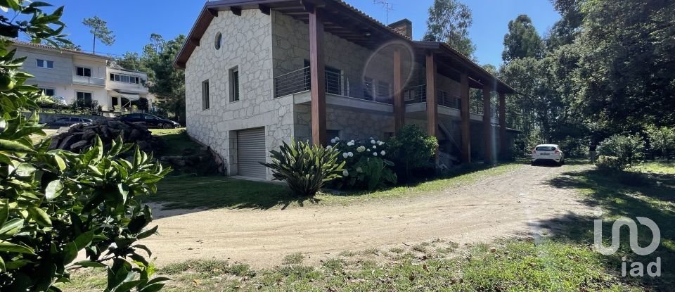 House T3 in Palmeira de Faro e Curvos of 337 m²