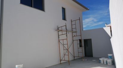Maison T3 à Bunheiro de 205 m²