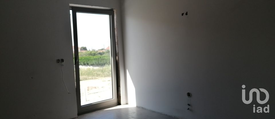 Maison T3 à Bunheiro de 205 m²