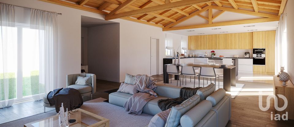 Casa T3 em Caldas da Rainha - Santo Onofre e Serra do Bouro de 185 m²