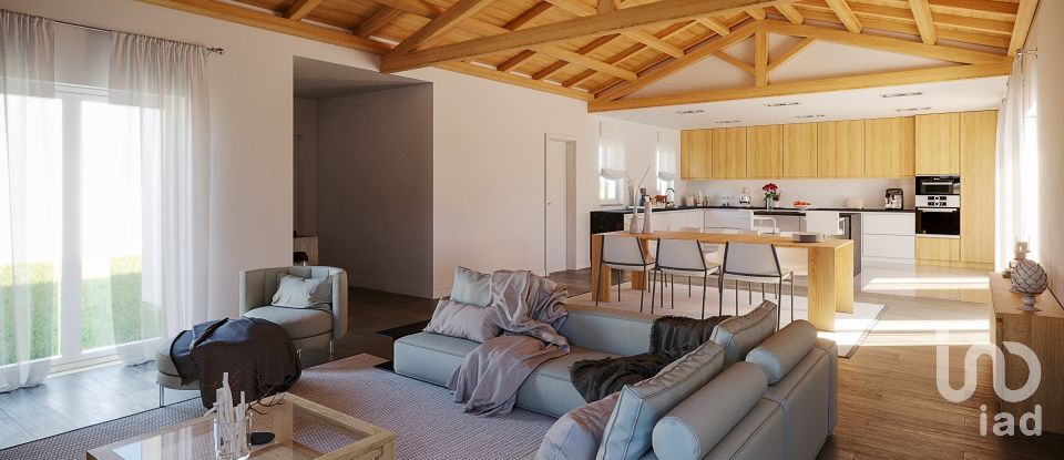 Casa T3 em Caldas da Rainha - Santo Onofre e Serra do Bouro de 185 m²