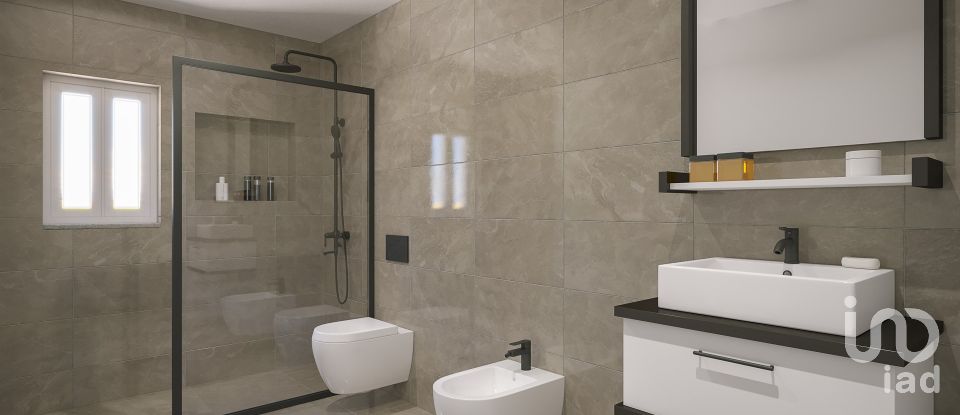 Casa T3 em Caldas da Rainha - Santo Onofre e Serra do Bouro de 185 m²