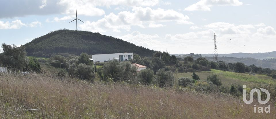 Land in Igreja Nova e Cheleiros of 11,653 m²