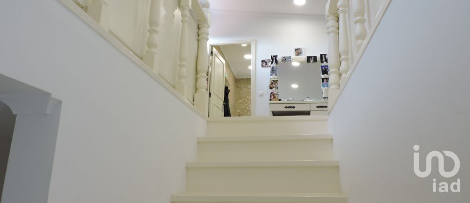 Maison T3 à São João das Lampas e Terrugem de 218 m²