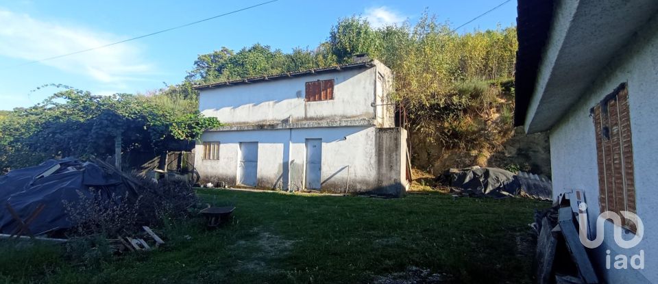 Maison traditionnelle T3 à Gouveia de 224 m²