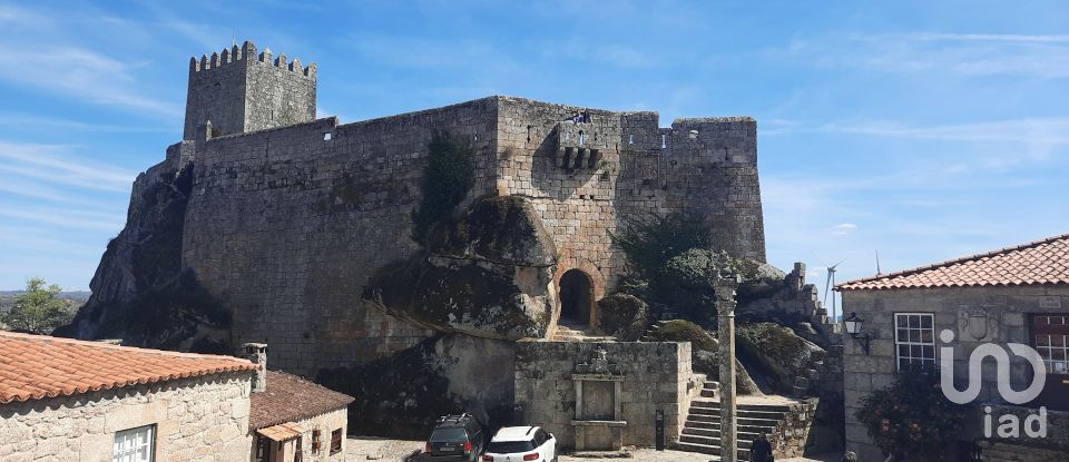 Terreno em Sabugal e Aldeia de Santo António de 5 720 m²