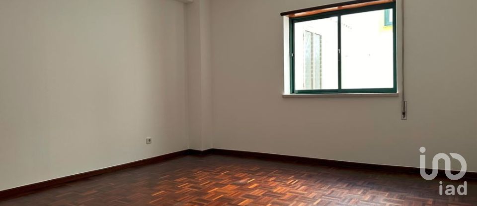 Apartment T2 in Atouguia da Baleia of 111 m²