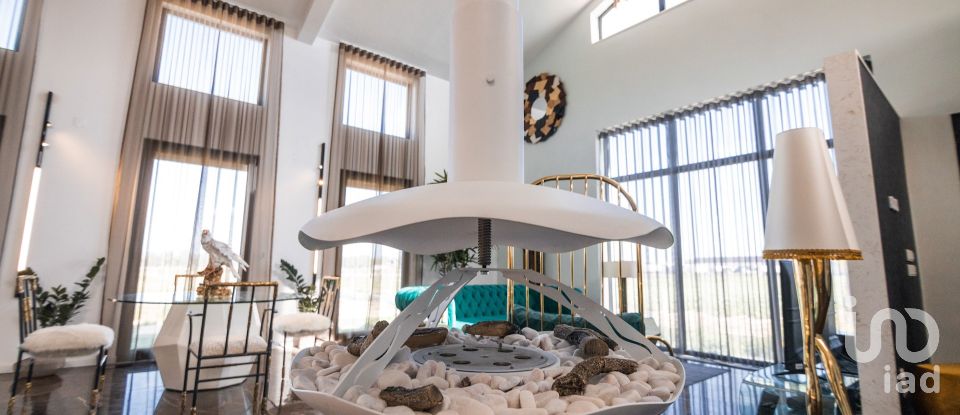 Moradia T3 em Atalaia E Alto Estanqueiro-Jardia de 230 m²