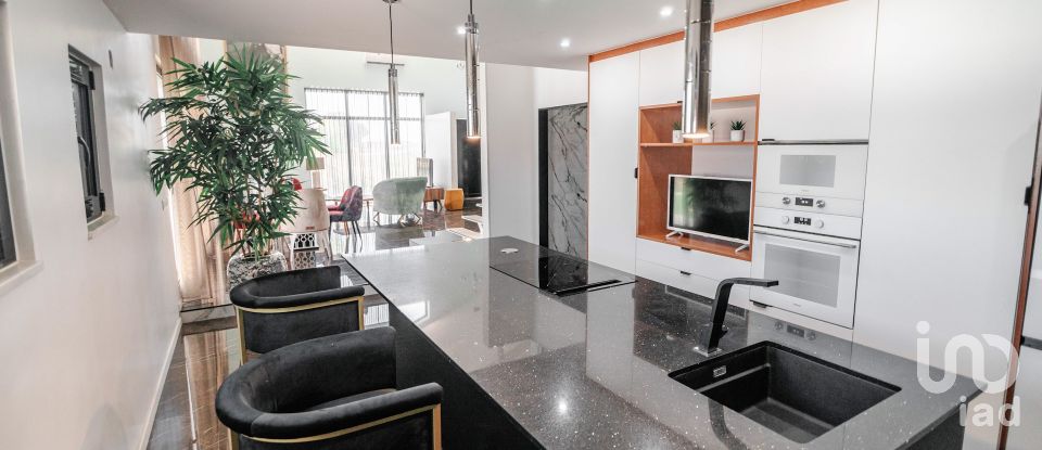 Moradia T3 em Atalaia E Alto Estanqueiro-Jardia de 230 m²