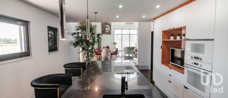 Moradia T3 em Atalaia E Alto Estanqueiro-Jardia de 230 m²