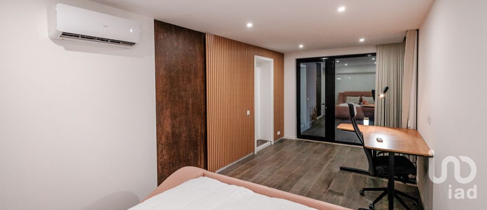 Moradia T3 em Atalaia E Alto Estanqueiro-Jardia de 230 m²