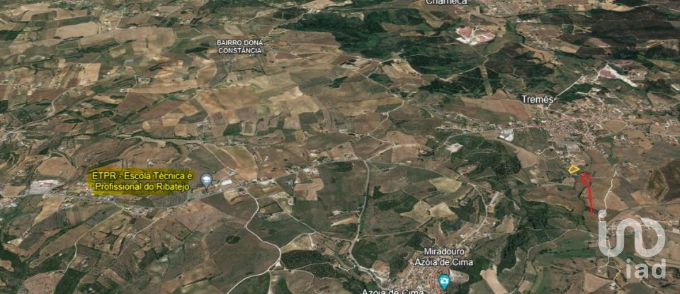 Terreno urbano em Azoia de Cima e Tremês de 2 296 m²