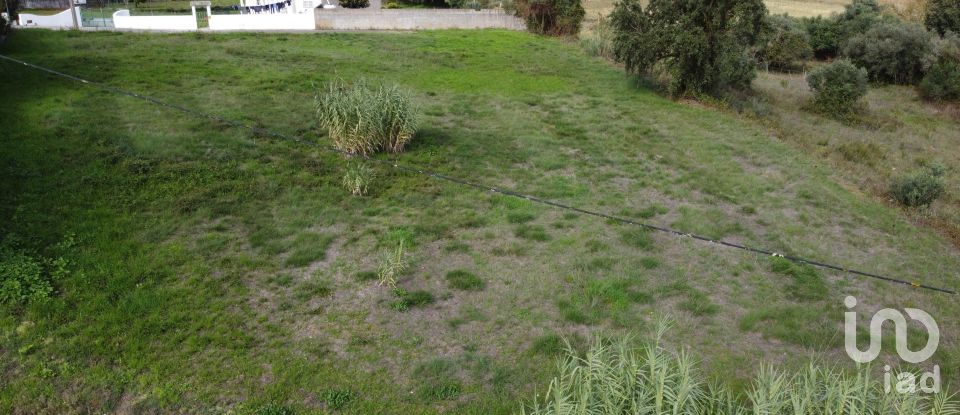 Terreno urbano em Azoia de Cima e Tremês de 2 296 m²