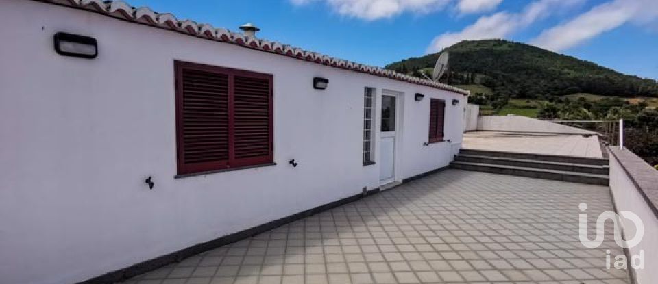 Casa / Villa T4 em Pico da Pedra de 301 m²