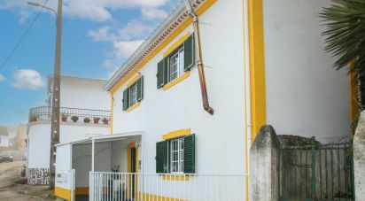 Maison de village T2 à Dois Portos e Runa de 66 m²