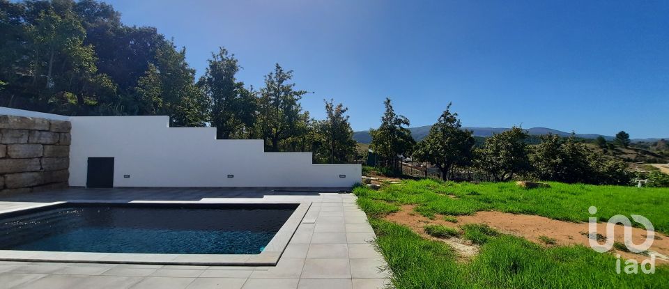 Casa / Villa T3 em Lamas e Cercal de 203 m²