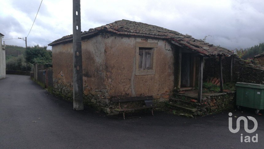 Maison de village T0 à Alvares de 56 m²