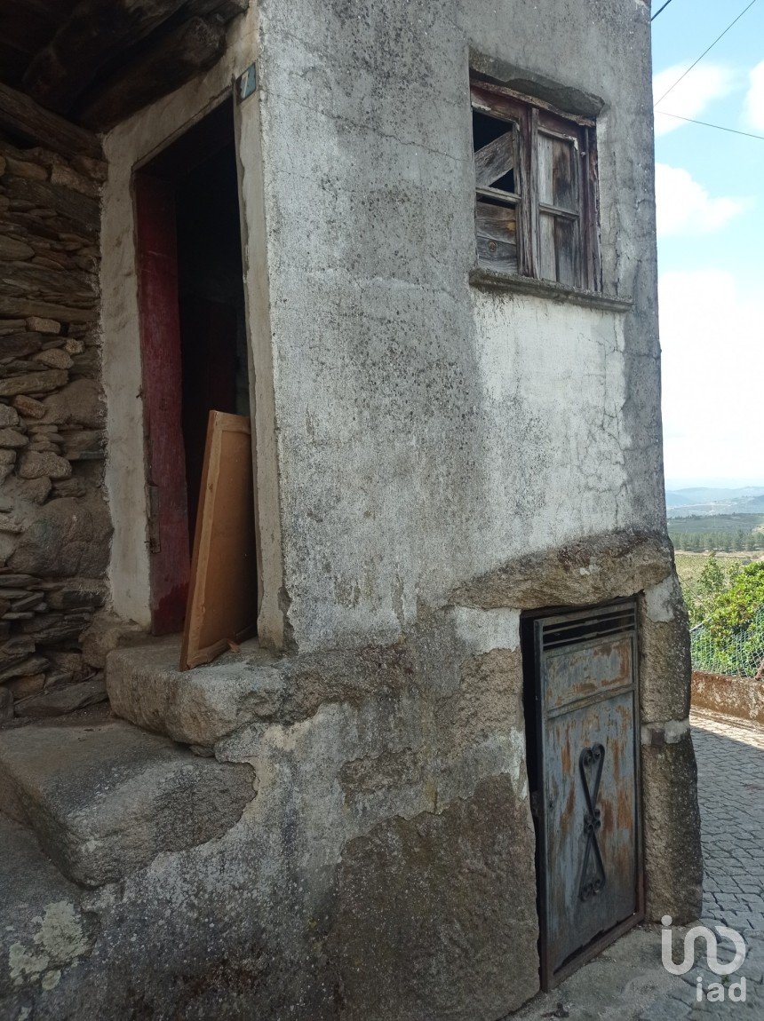 Gîte T0 à Barcos e Santa Leocádia de 79 m²